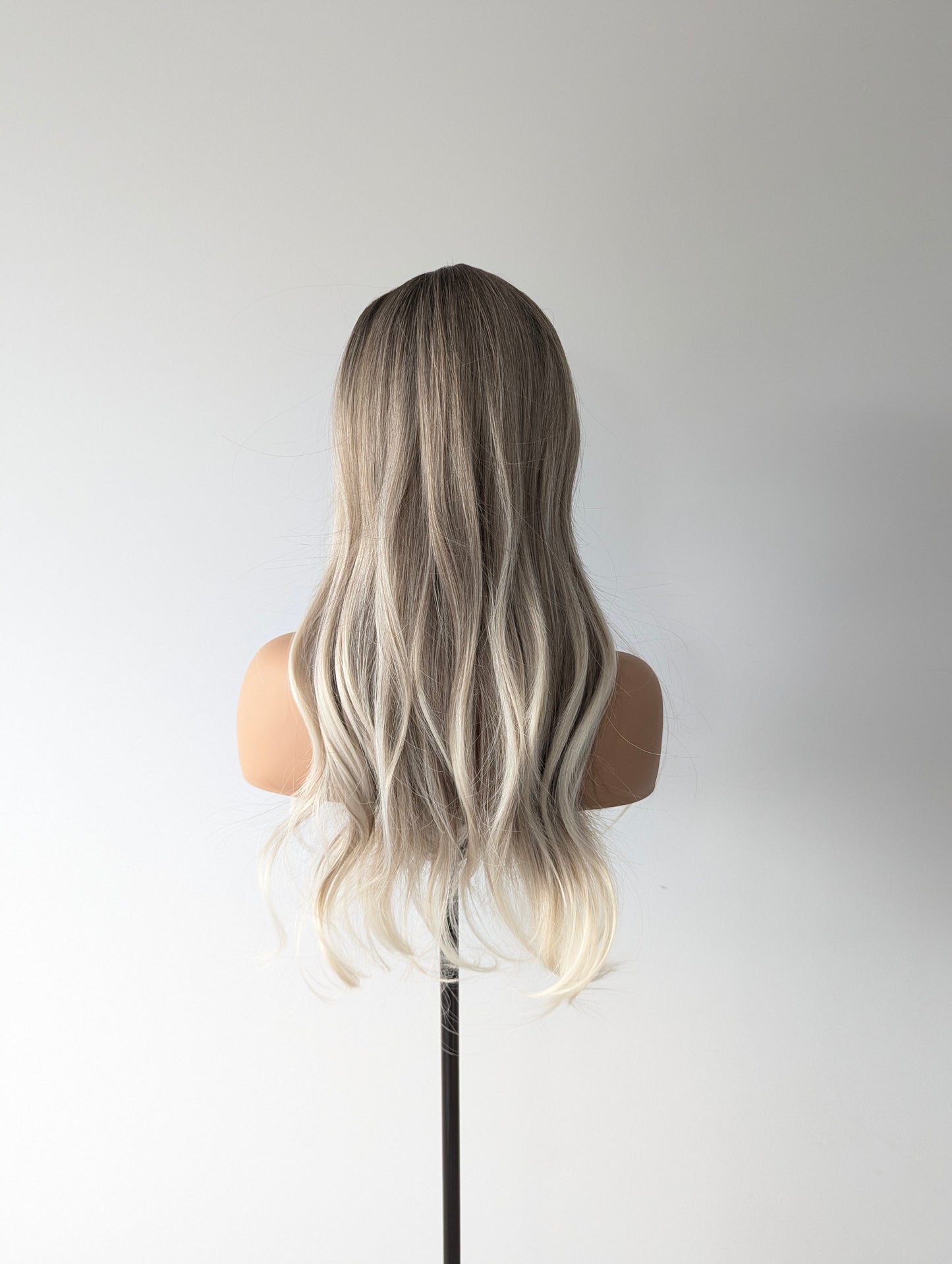 ZOE Fringe Synthetic Ombre Ash Blonde